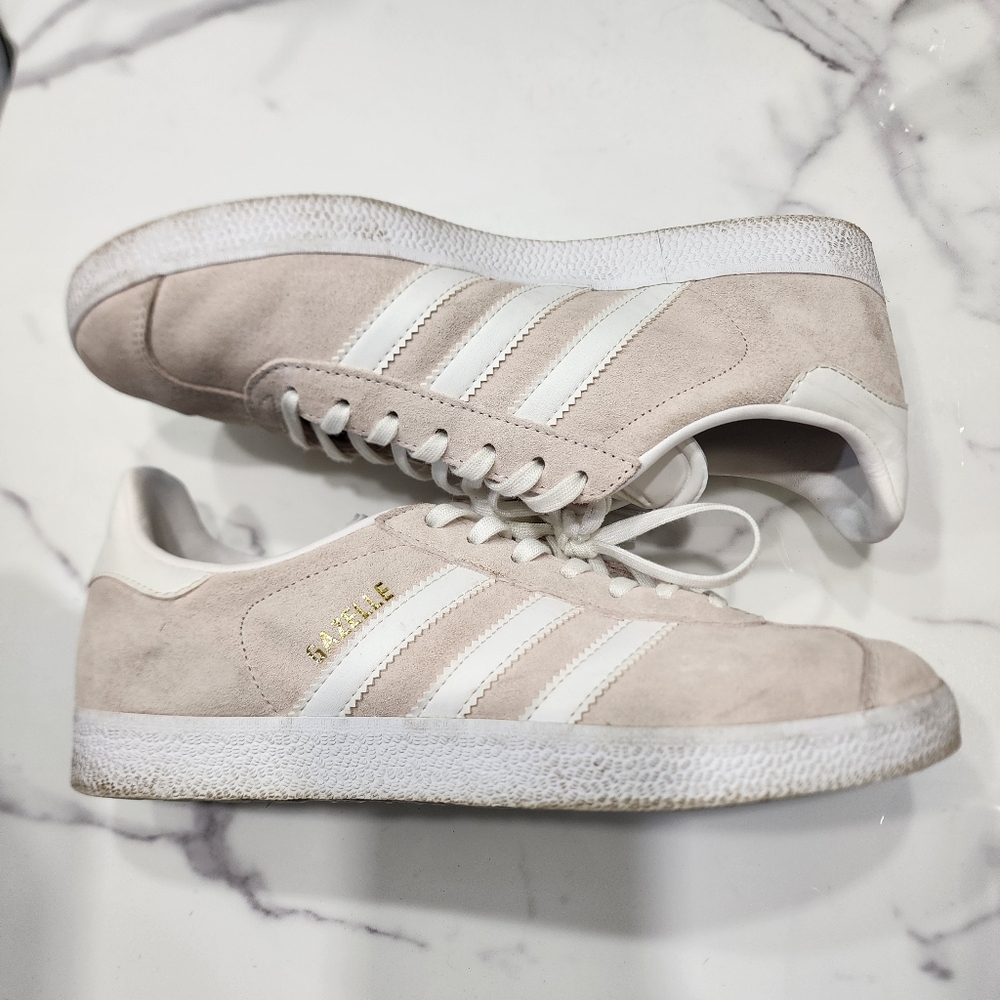 Light Pink Gazelle's
